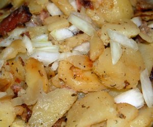 Przepis na talarki z ziemniaków na boczku i kiełbasie
